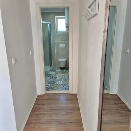 Maro 3* Povljana